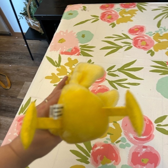 Peanuts™ 6" Woodstock Plush knot's berry farm - Picture 5 of 6